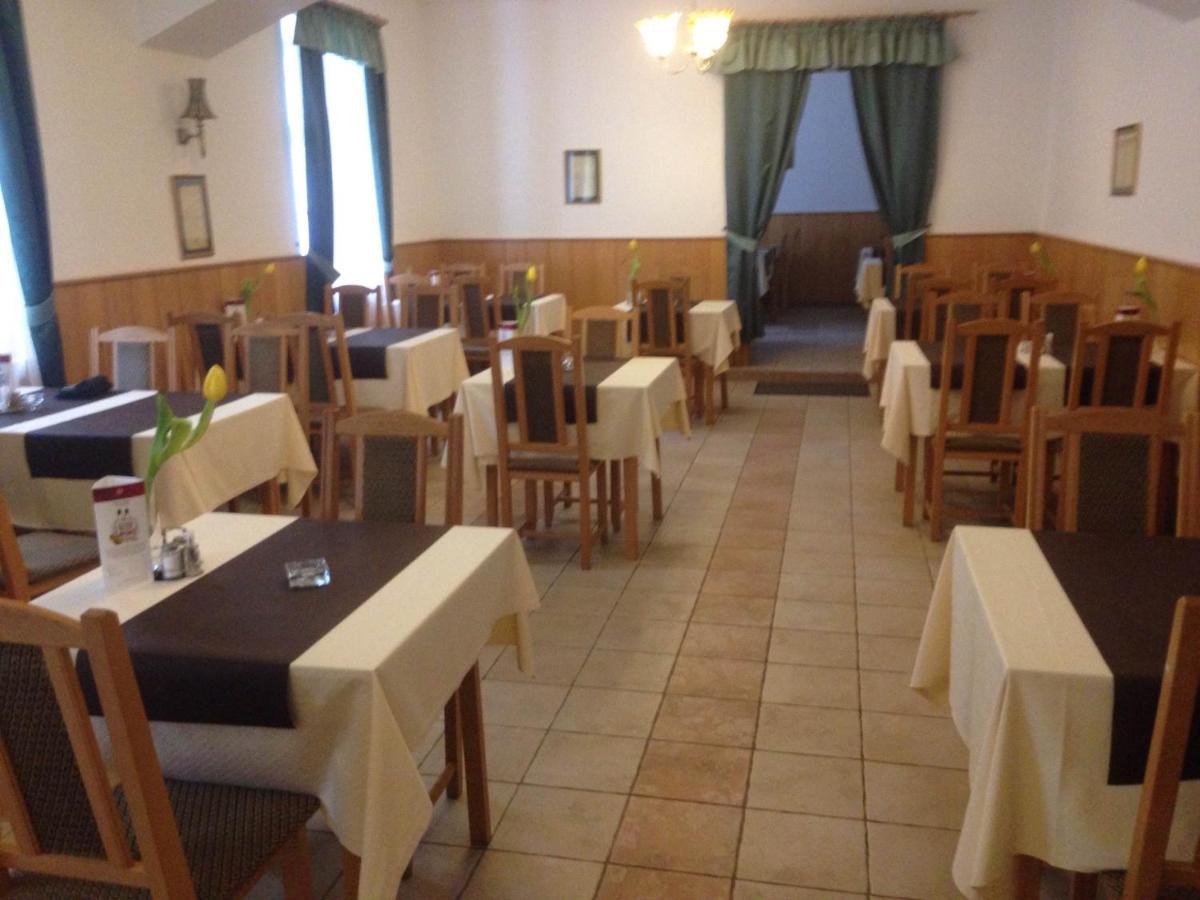 Festetich Kastelyszallo Es Zsuzsanna Hotel Szeleste Exterior photo