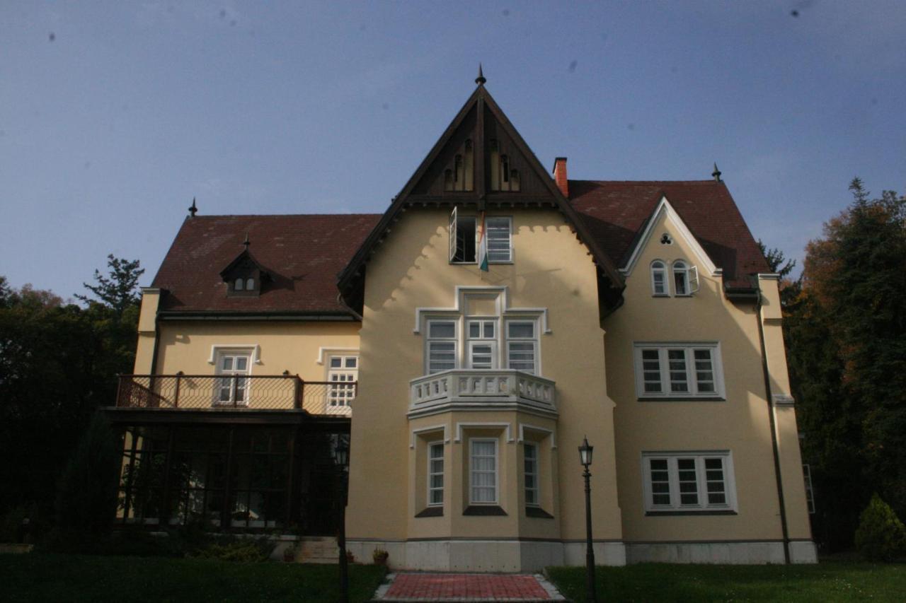 Festetich Kastelyszallo Es Zsuzsanna Hotel Szeleste Exterior photo