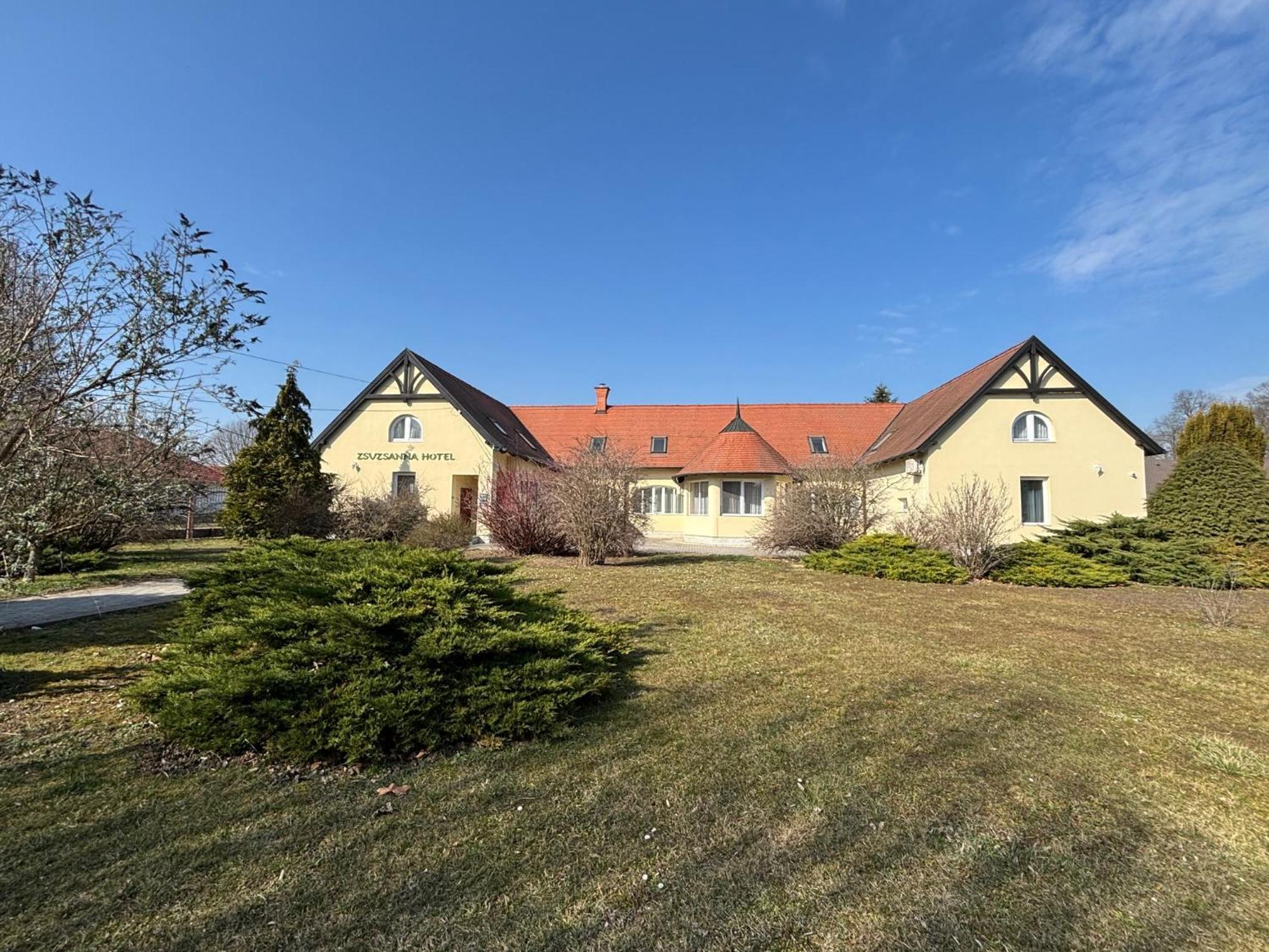 Festetich Kastelyszallo Es Zsuzsanna Hotel Szeleste Exterior photo